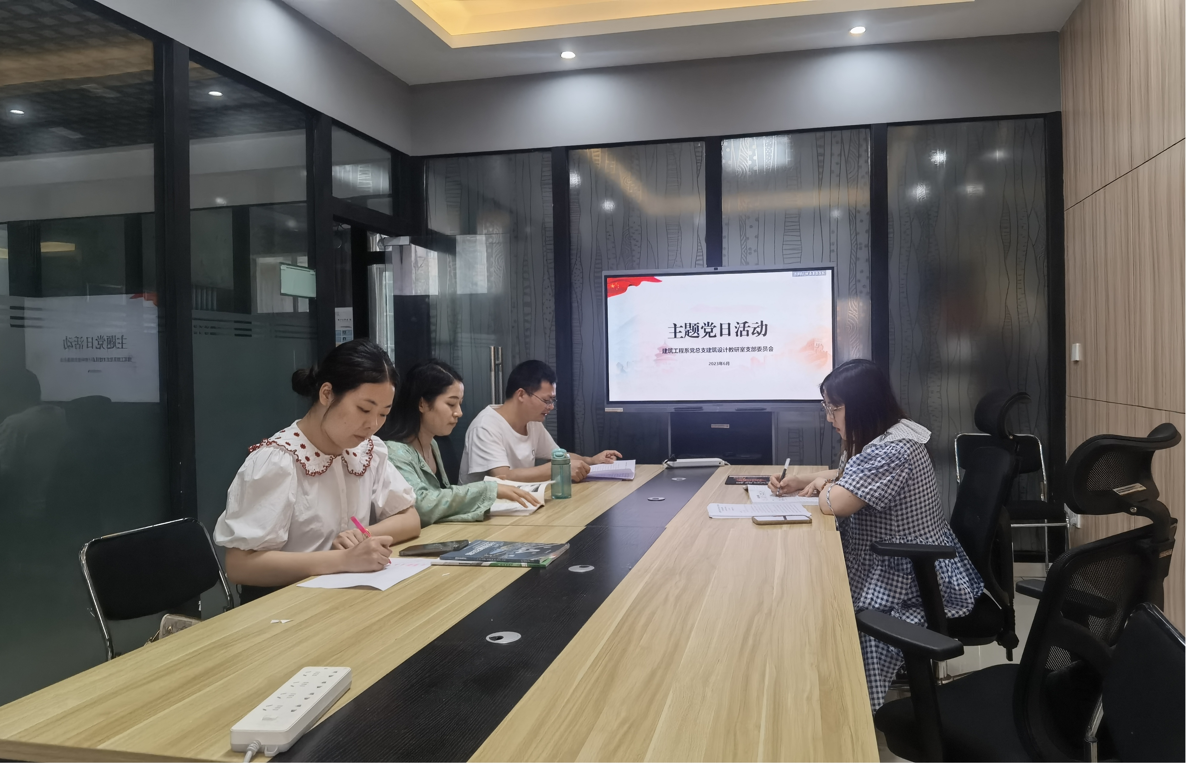 图片2.jpg 图片2.jpg